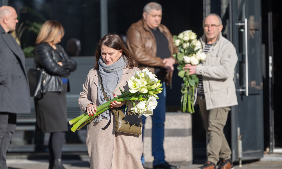 I&scaron;lydimas amžinam poilsiui fotografas Raimundas Adžgauskas