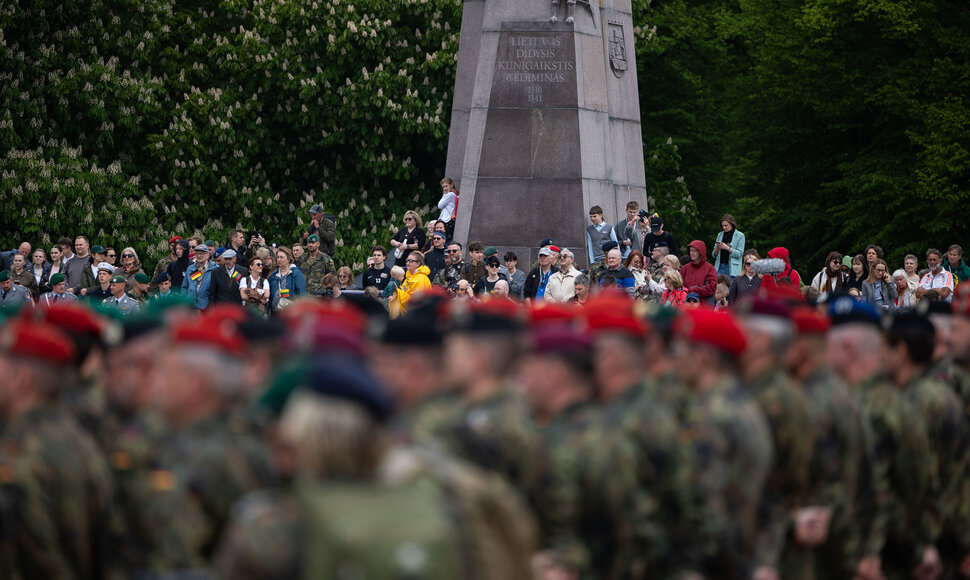 Vokietijos 45-osios &scaron;arvuotosios brigados inauguracija