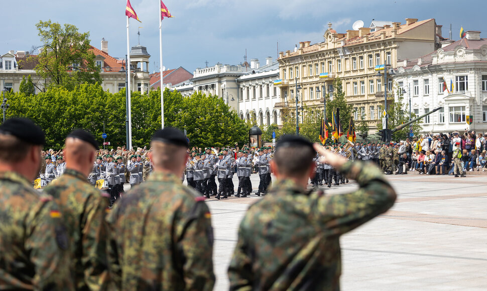 Vokietijos 45-osios &scaron;arvuotosios brigados inauguracija