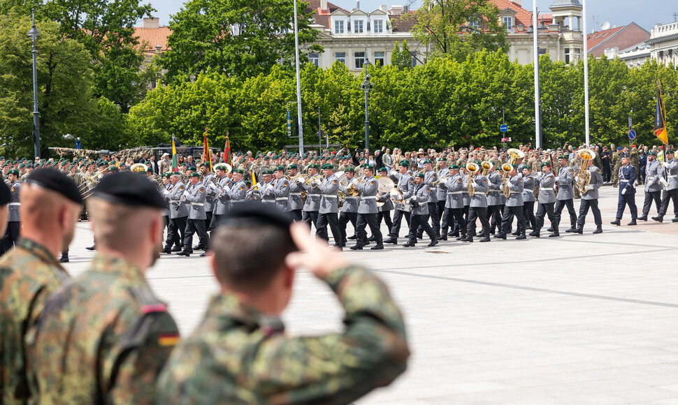 Vokietijos 45-osios &scaron;arvuotosios brigados inauguracija