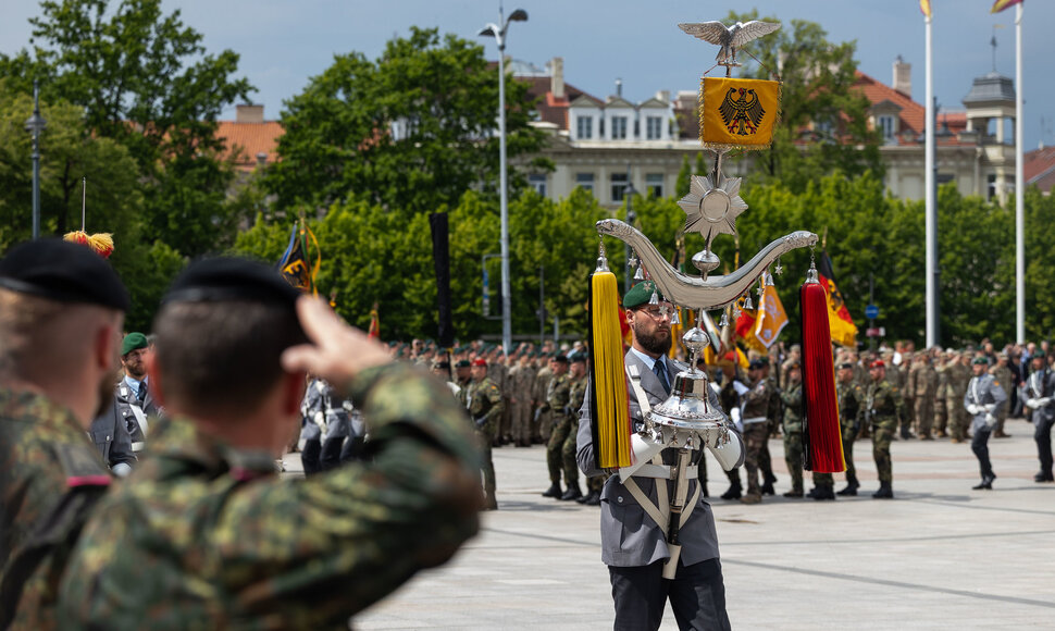 Vokietijos 45-osios &scaron;arvuotosios brigados inauguracija