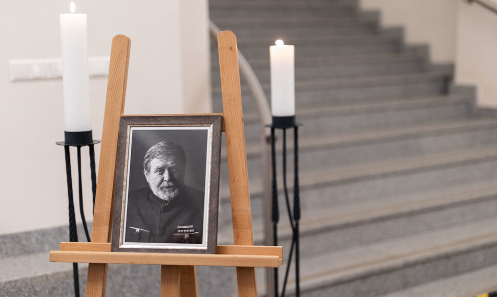 Atsisveikinimas su Kostu Smoriginu Jaunimo teatre