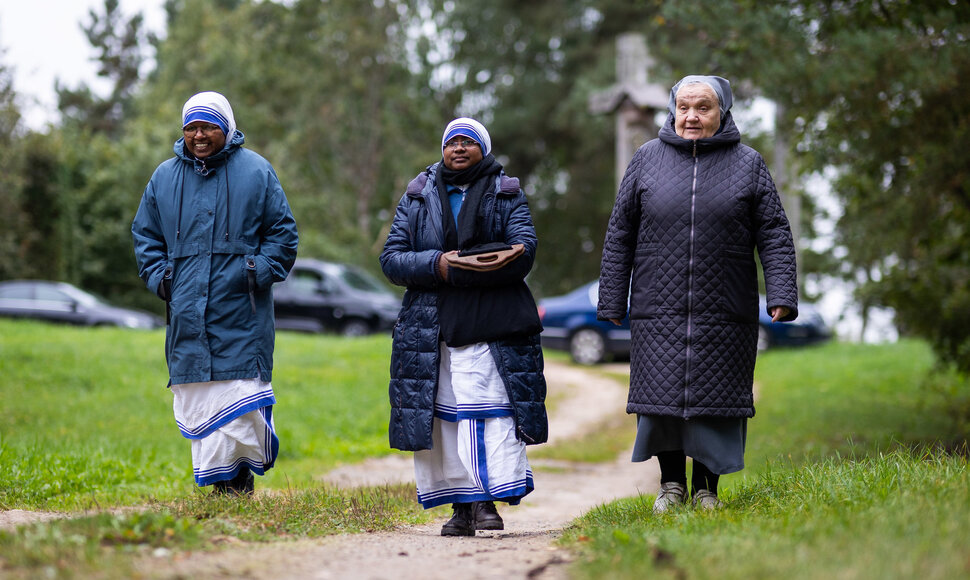 Karveli&scaron;kių kapinėse&nbsp;vyko 17-os vieni&scaron;ų asmenų laidotuvės