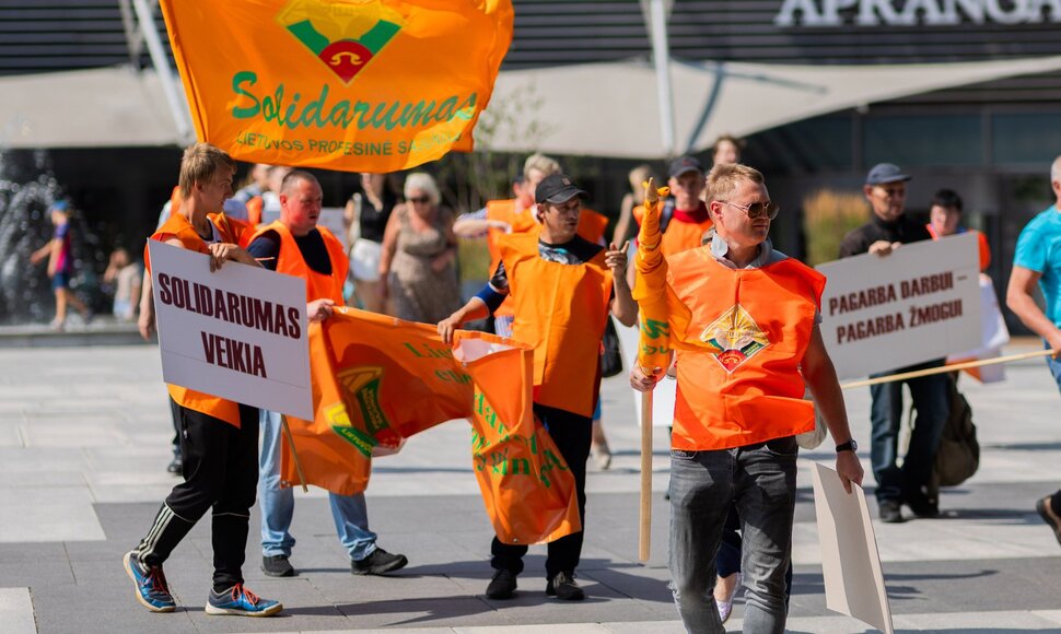 Profesinės sąjungos „Solidarumas“ piketas „Ar darbuotojai šiukšlės?!“