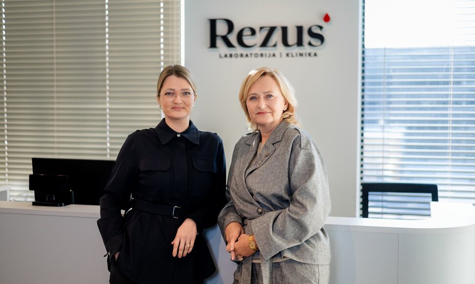 „Rezus“ direktorė Daiva Kazlauskienė (dešinėje) ir pavaduotoja Ugnė Selvenienė (kairėje)