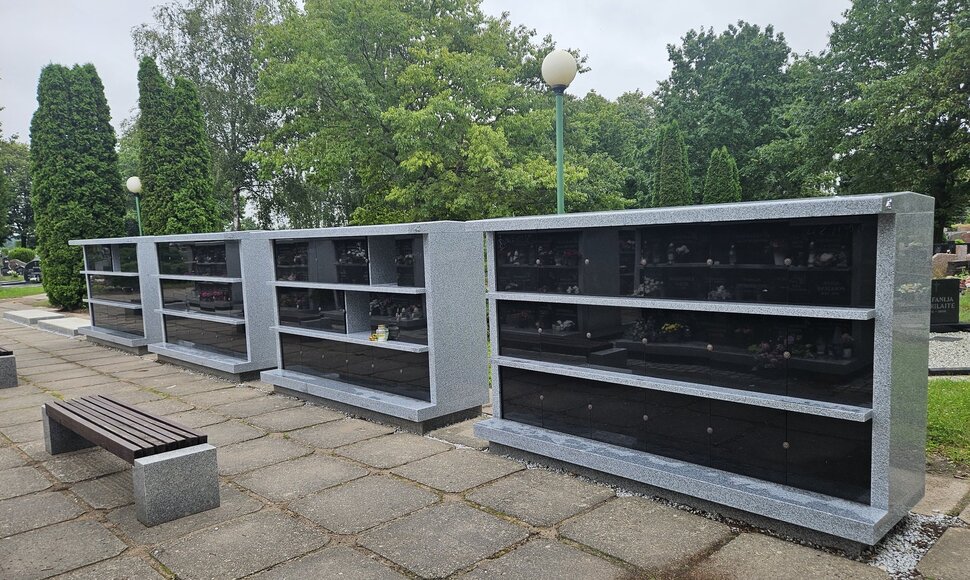 Lėbartų kapinėse &ndash; nauji kolumbariumai: vietas jau galima įsigyti