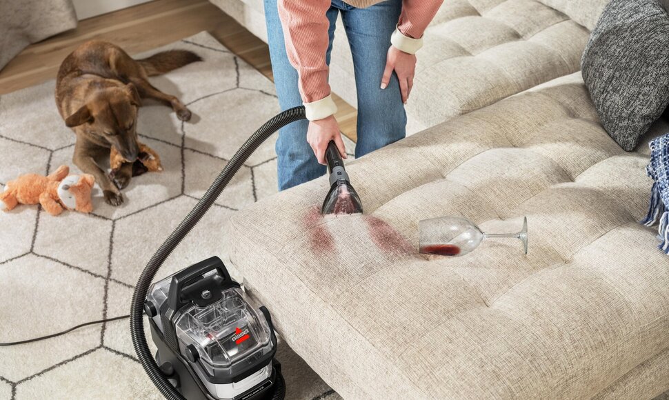 Dėmės ant kilimų ar baldų? Sprendimas &ndash; &bdquo;Bissell SpotClean&ldquo; siurbliai