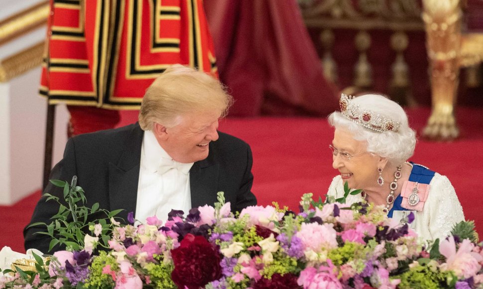 Donaldas Trumpas ir karalienė Elizabeth II