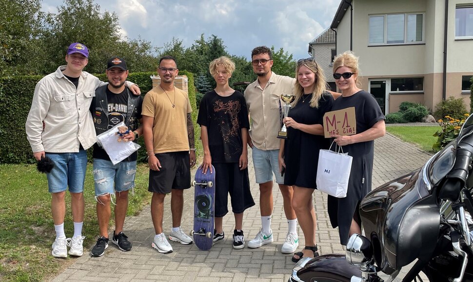 M-1 laidų vedėjai lankėsi &Scaron;akiuose