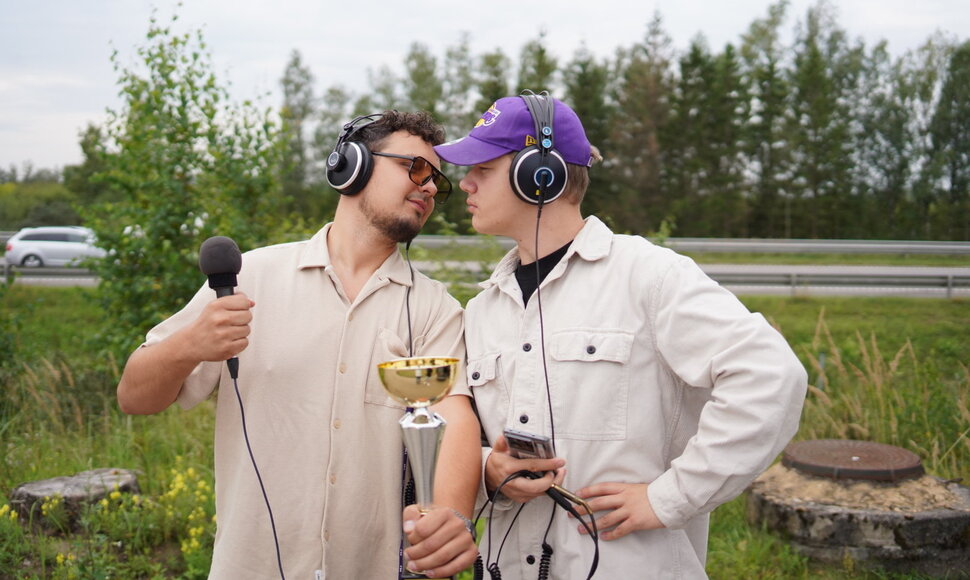 M-1 laidų vedėjai lankėsi &Scaron;akiuose