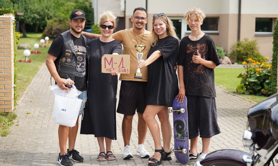 M-1 laidų vedėjai lankėsi &Scaron;akiuose
