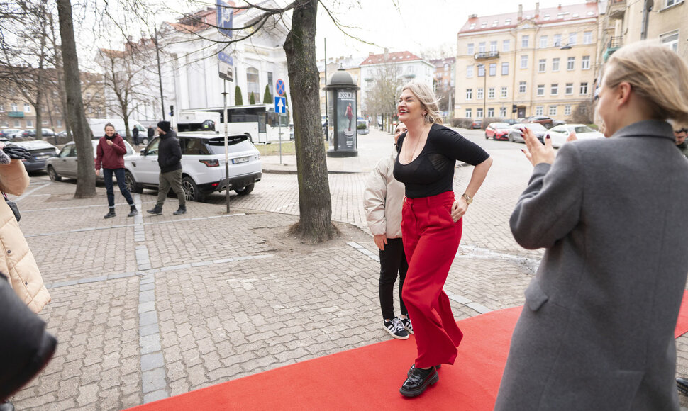 M-1 radijo stotyje 20 metų dirbanti Skaiva Jasevičiūtė sulaukė kolegų staigmenos