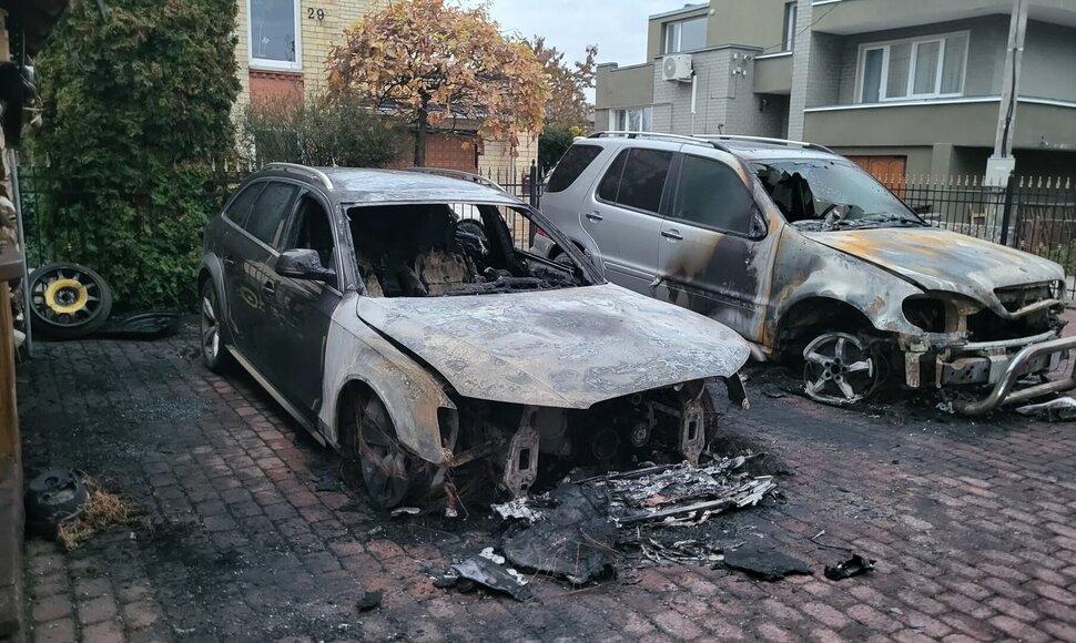 Sudegę Manto Sadausko &scaron;eimos automobiliai
