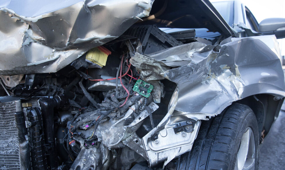 Vilniuje kaktomuša susidūrė VW iš „Škoda“