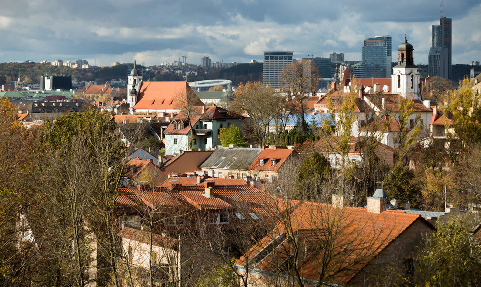 Vilniaus miesto gamta numeta rudeninius lapus