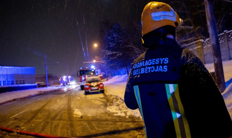 Vilniuje degė vienaaukštis mūrinis pastatas