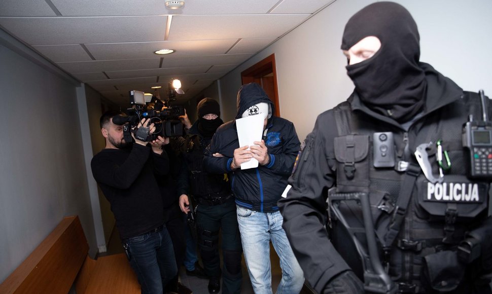 Vilniaus apylinkės teisme prasideda svarstymai dėl įtariamųjų korupcijos byloje suėmimo