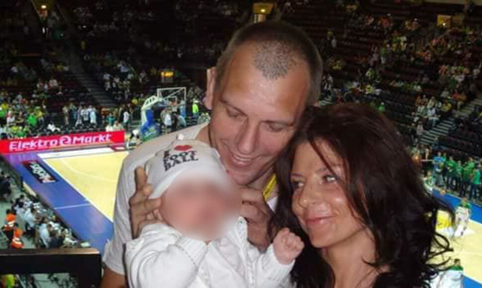 Gintaras Einikis ir Jurgita Žybartaitė su dukra Adriana