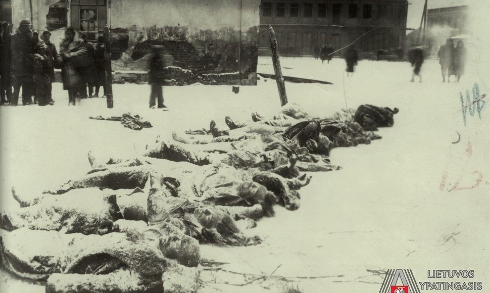 Užfiksuoti 1945 m. gruodžio mėn. Žagarės aikštėje sumesti nukauti Lietuvos partizanai