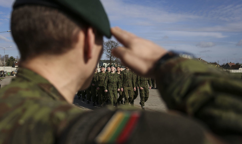 Lietuvos valstybei prisiekė beveik 700 šauktinių