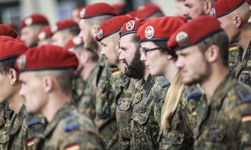 Vyks Lietuvoje dislokuotos NATO Priešakinių pajėgų kovinės grupės vadų pasikeitimo ceremonija