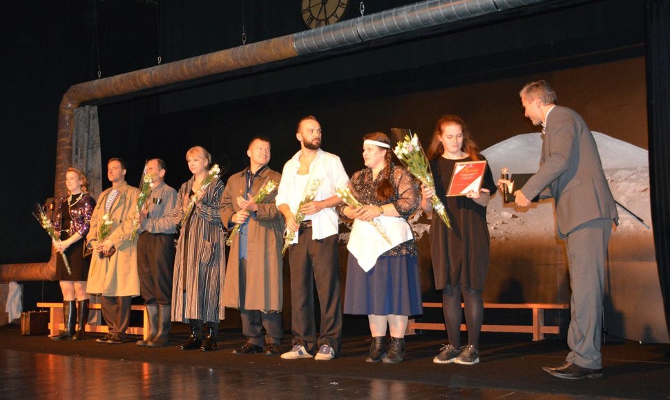 Varėnoje prasidėjo dešimtasis Dalios Tamulevičiūtės profesionalių teatrų festivalis