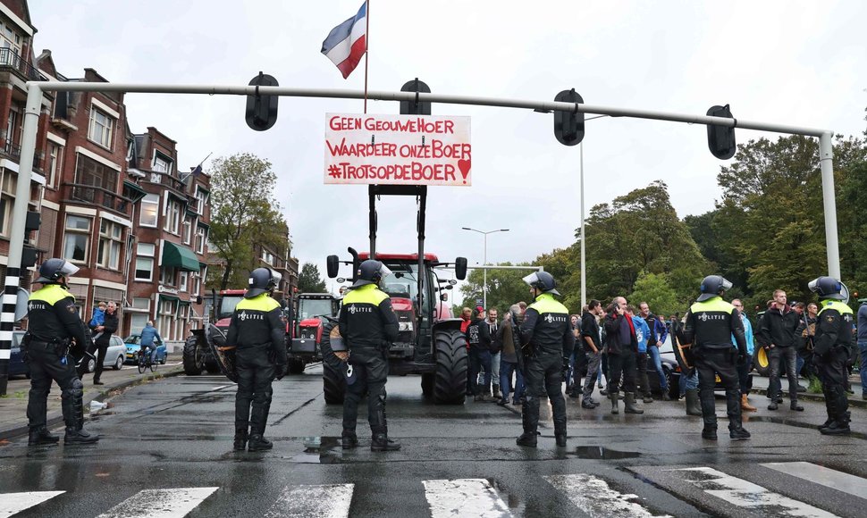 Olandų ūkininkai Hagoje reikalavo pagarbos jų verslui