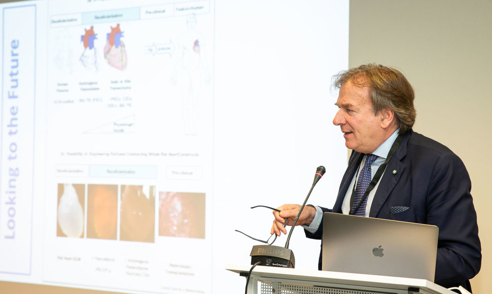 Prof. Gino Gerosa pristato bioninę širdį