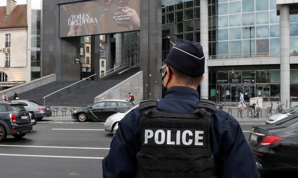 Prancūzų policija greta buvusios „Charlie Hebdo“ redakcijos