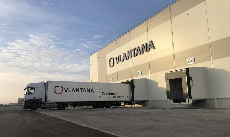 The drivers of Vlantana reach their places of work in Europe themselves by driving the trucks assigned to them from the firm’s base in Klaipėda