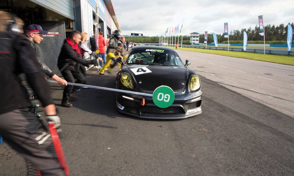 „Porsche Baltic“ komandos pasirodymas Suomijoje