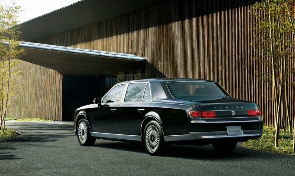 „Toyota Century“