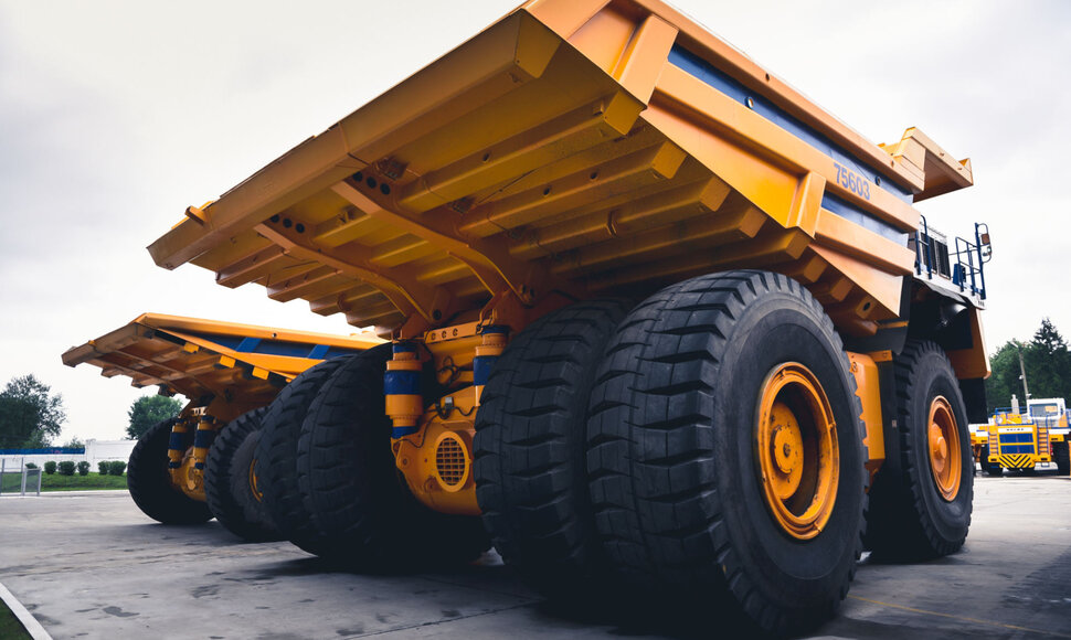 Benediktas Vanagas i&scaron;bandė &bdquo;Belaz 75710&ldquo;