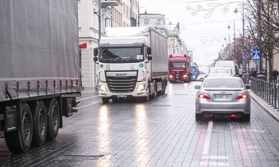 Protestuojantys vežėjai užplūdo Vilniaus centrą