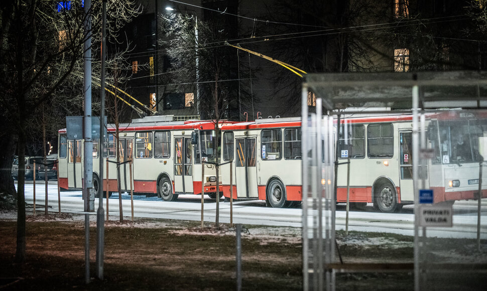 Plikledžio spąstai klupdo vairuotojus: pasipylė avarijos