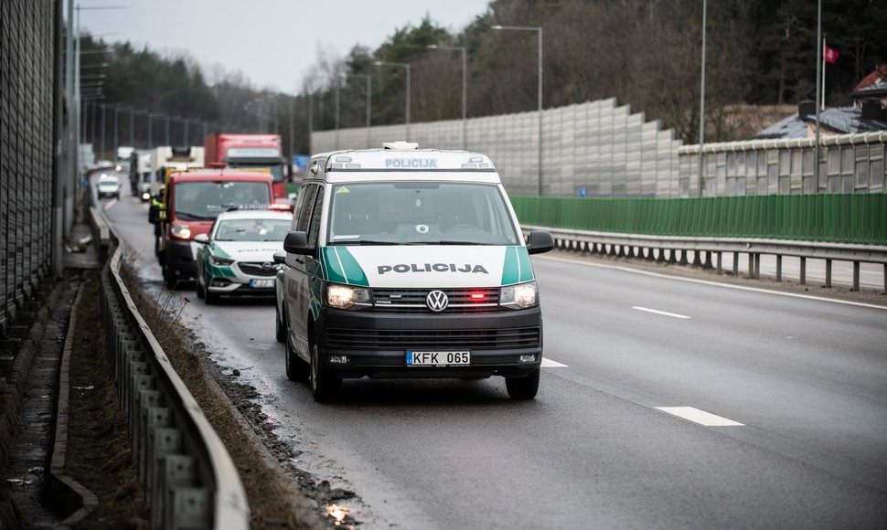 Kontrolės postas kelyje Kaunas - Vilnius