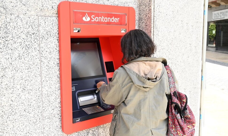 „Santander“ bankomatas