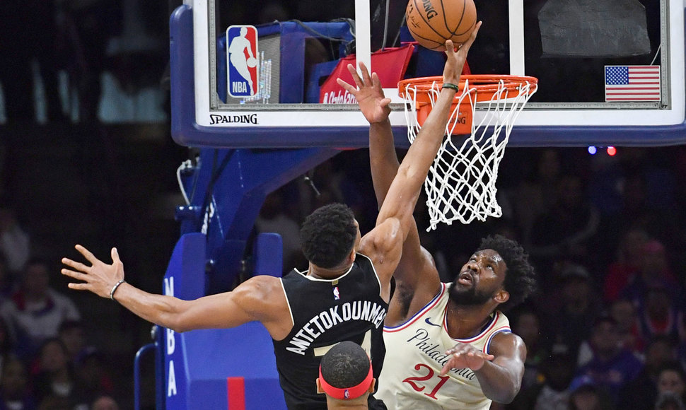 Giannis Antetokounmpo prieš Joelį Embiidą