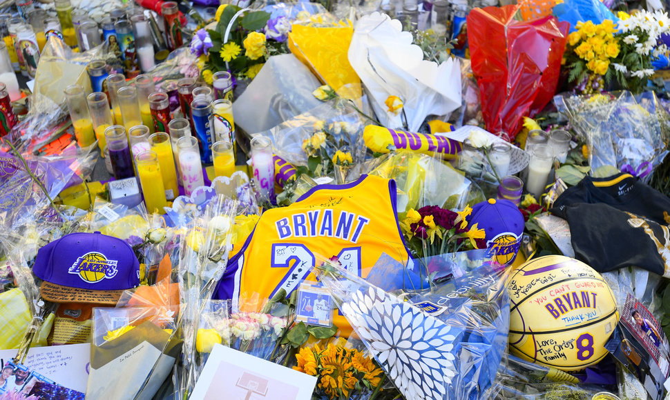 Kobe Bryanto artimieji ėmė ruoštis krepšininko laidotuvėms