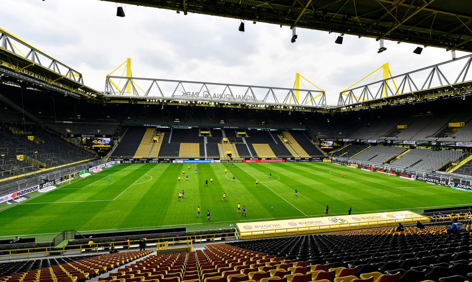 Tuščias Dortmundo stadionas