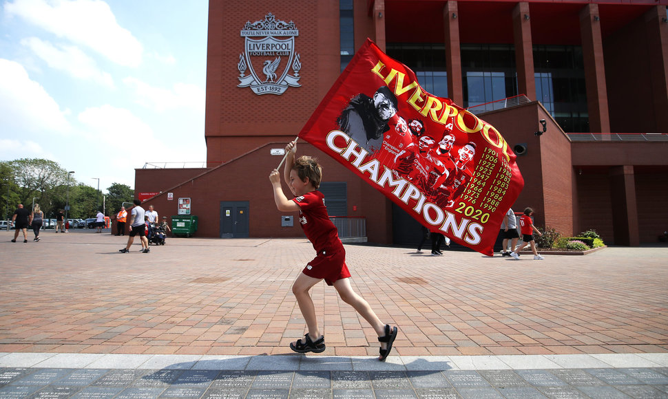 „Liverpool“ po 30 metų pertraukos tapo Anglijos čempionais