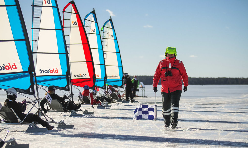 LR ledo jachtų čempionate – daug vėjo ir minkštas ledas