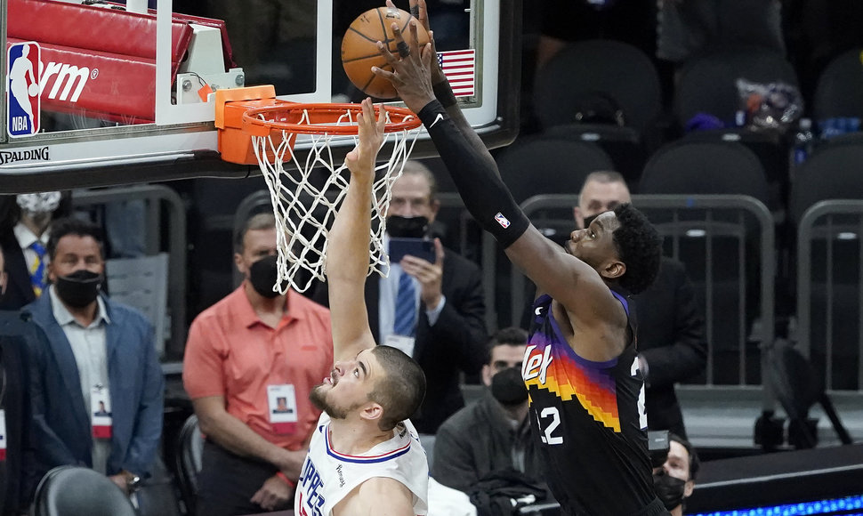 Lemiamas Deandre Aytono dėjimas