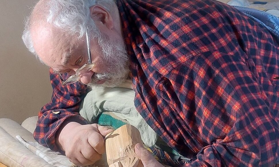 Vido kasdienybė &ndash; drožinėjimas i&scaron; medžio 