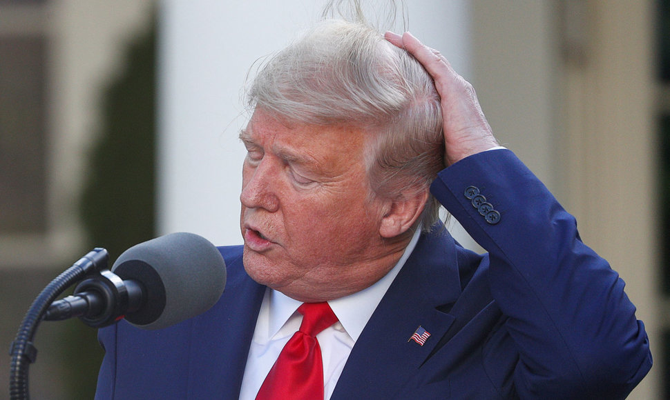 Donaldas Trumpas ir jo karantino šukuosena