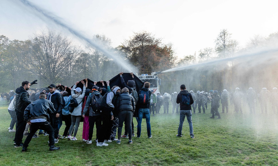 Policija išvaikė viename Briusleio parkų vykusį vakarėlį