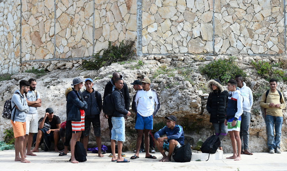 Migrantai Lampedūzos saloje