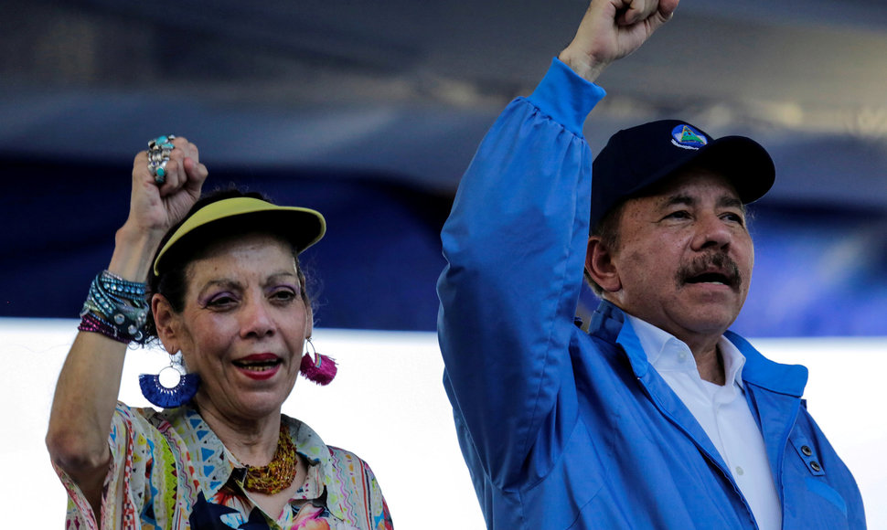 Nikaragvos prezidentas Danielis Ortega ir viceprezidentė bei jo žmona Rosario Murillo