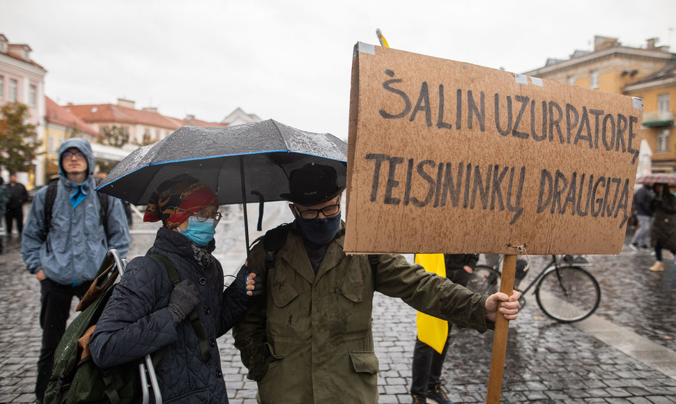 A.G.Astrauskaitės organizuojamas mitingas prieš galimybių pasą