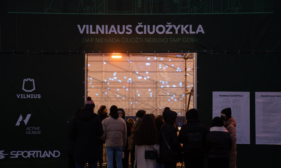 Vilniuje atidaryta ledo čiuožykla